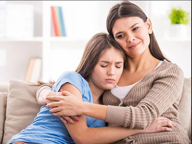 A Guide to Supporting Your Daughter Through Her First Period